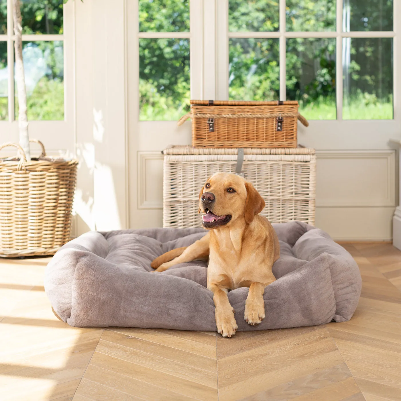 Calming Anti-Anxiety Fawn Faux Fur Box Bed With Removable Covers by Lords & Labradors