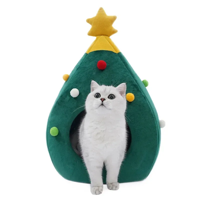 Cozy Christmas Themed Pet Bed for Cats and Dogs