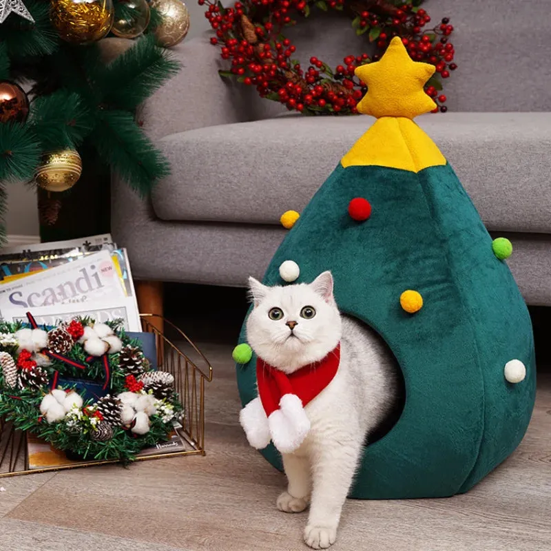 Cozy Christmas Themed Pet Bed for Cats and Dogs