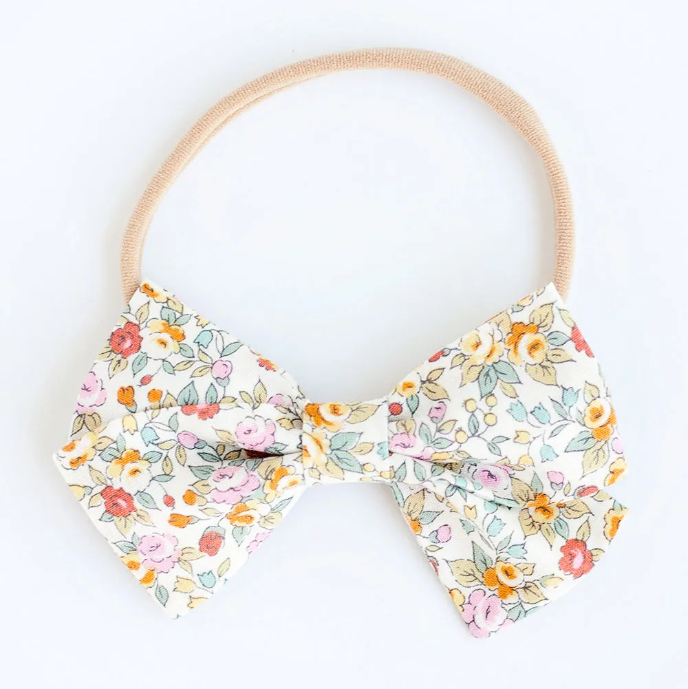 Men's Pre-Tied Bow Tie / Blossoms In Yellow