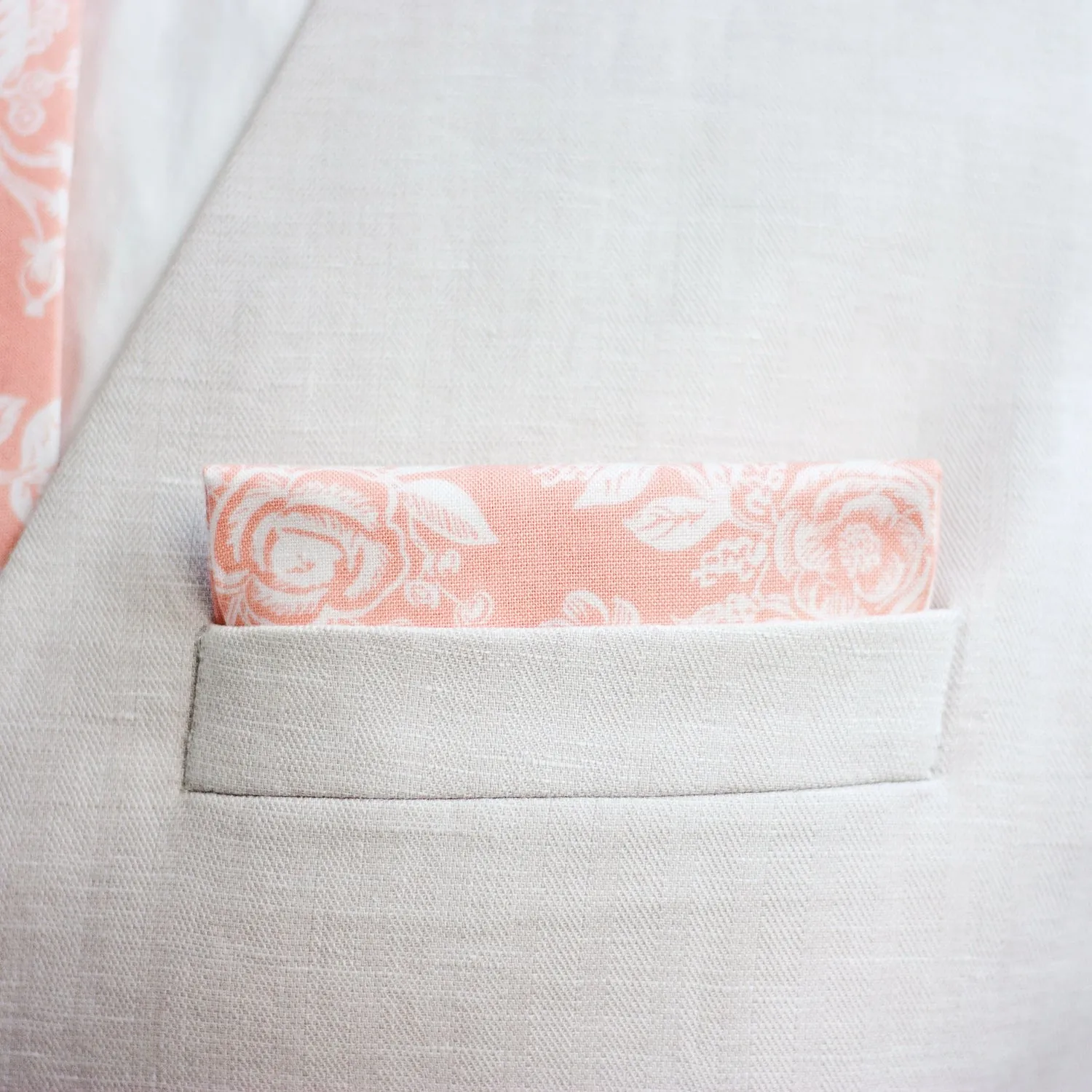 Men's Pre-Tied Bow Tie / Peach Toile