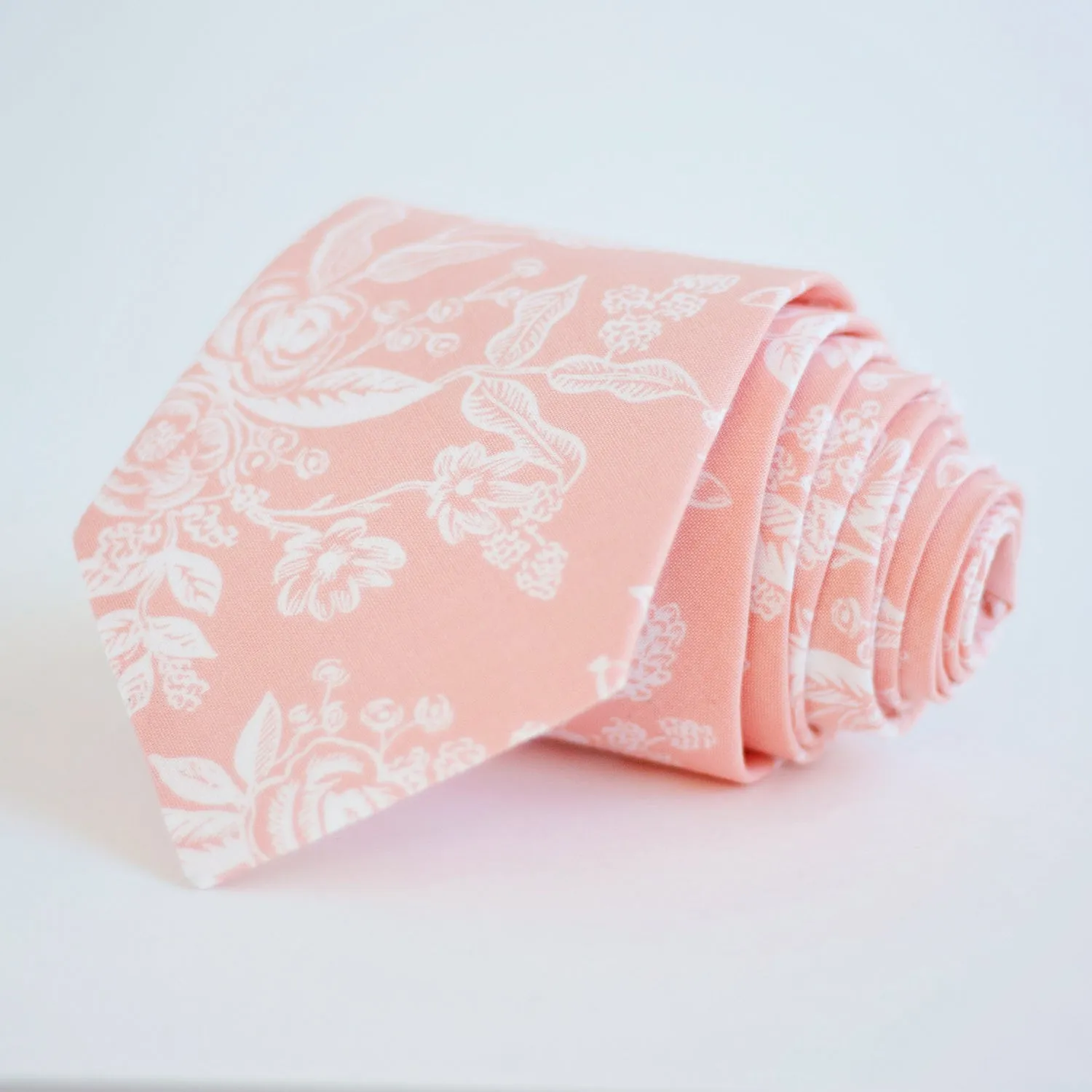 Men's Pre-Tied Bow Tie / Peach Toile