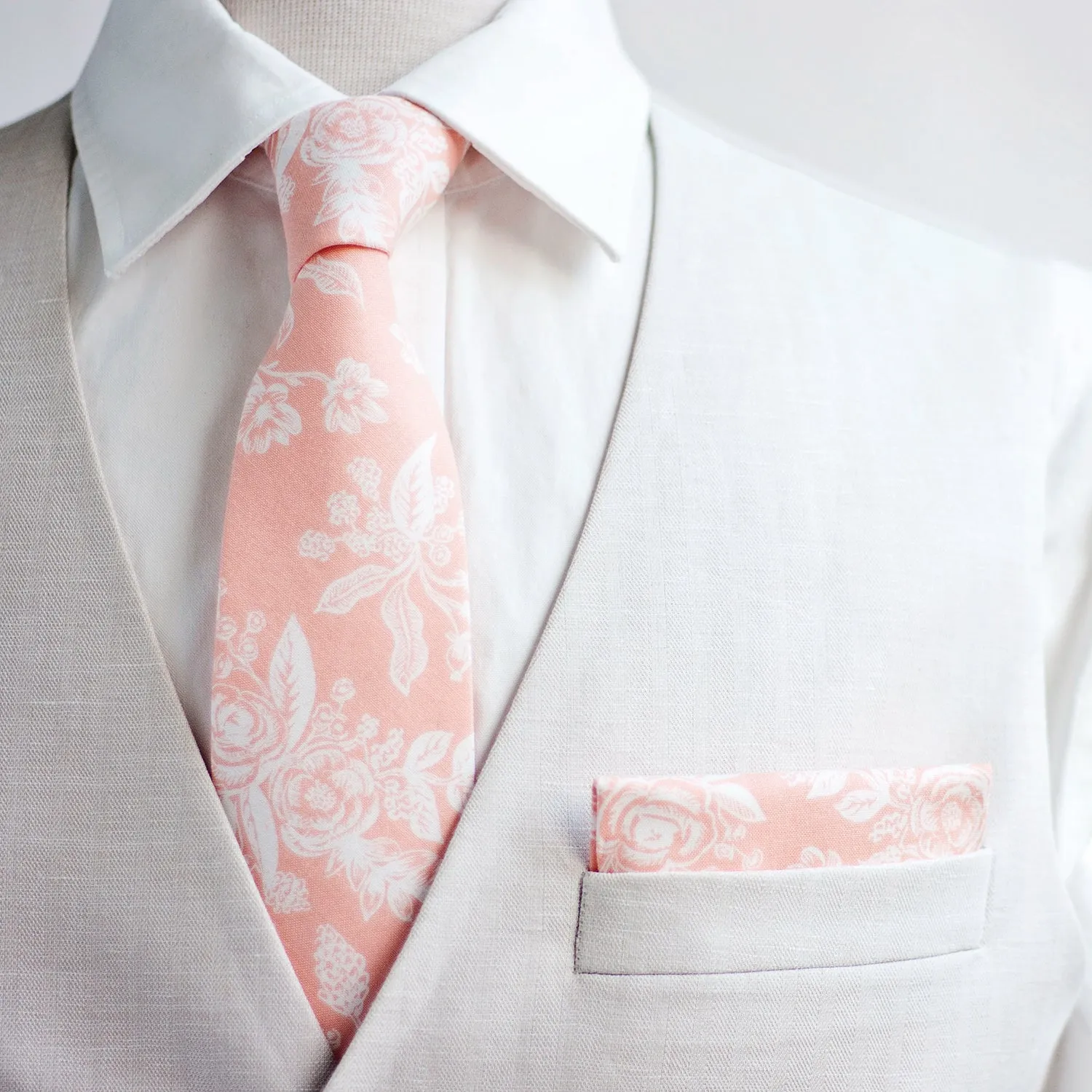 Men's Pre-Tied Bow Tie / Peach Toile