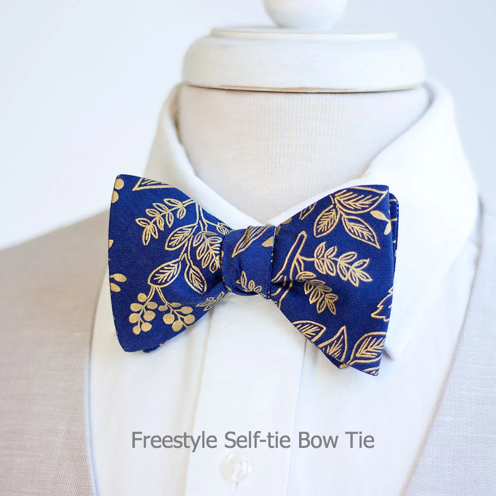 Men's Pre-Tied Bow Tie / Queen Anne In Navy And Metallic Gold