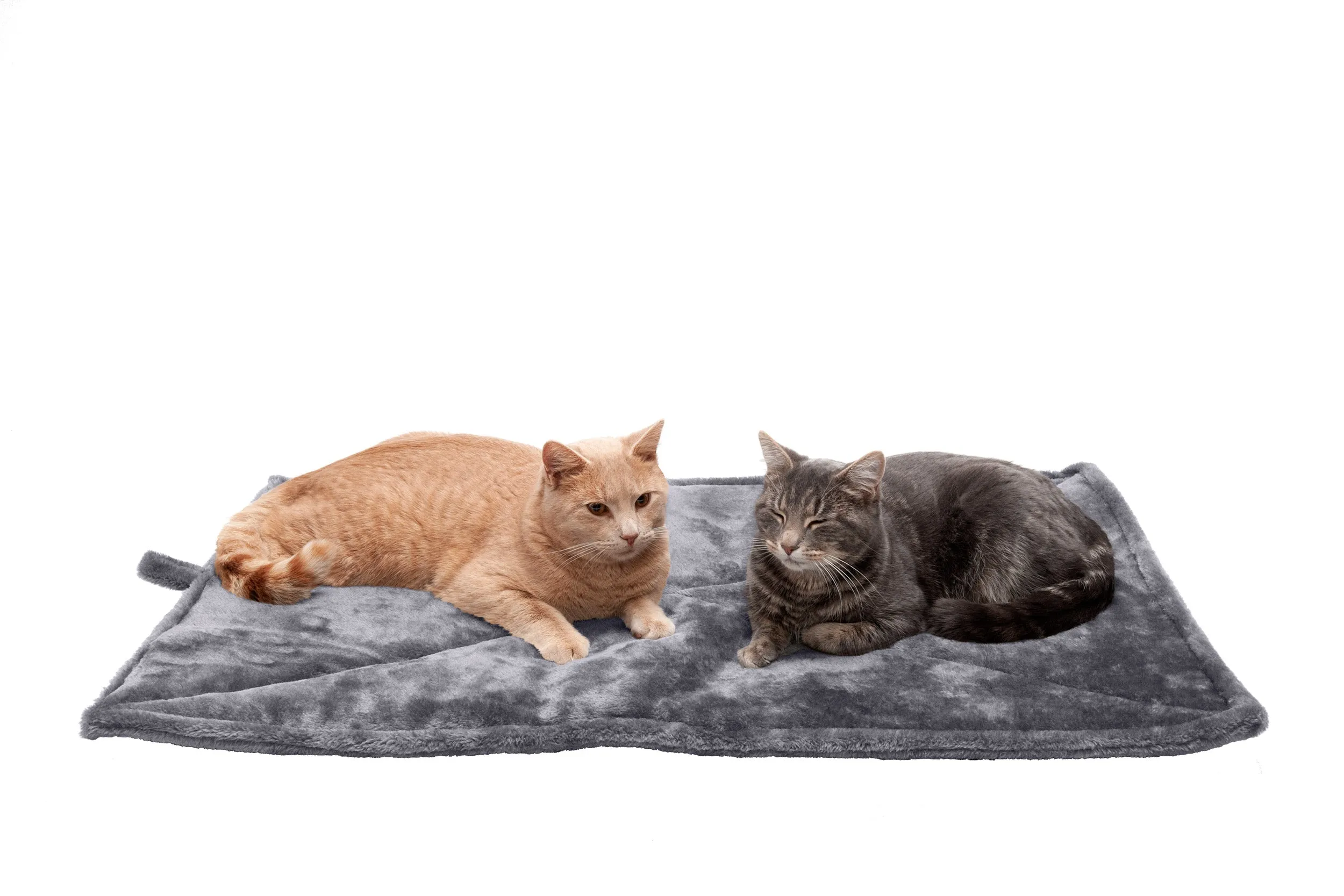 ThermaNAP™ Faux Fur Self-Warming Pet Bed Mat