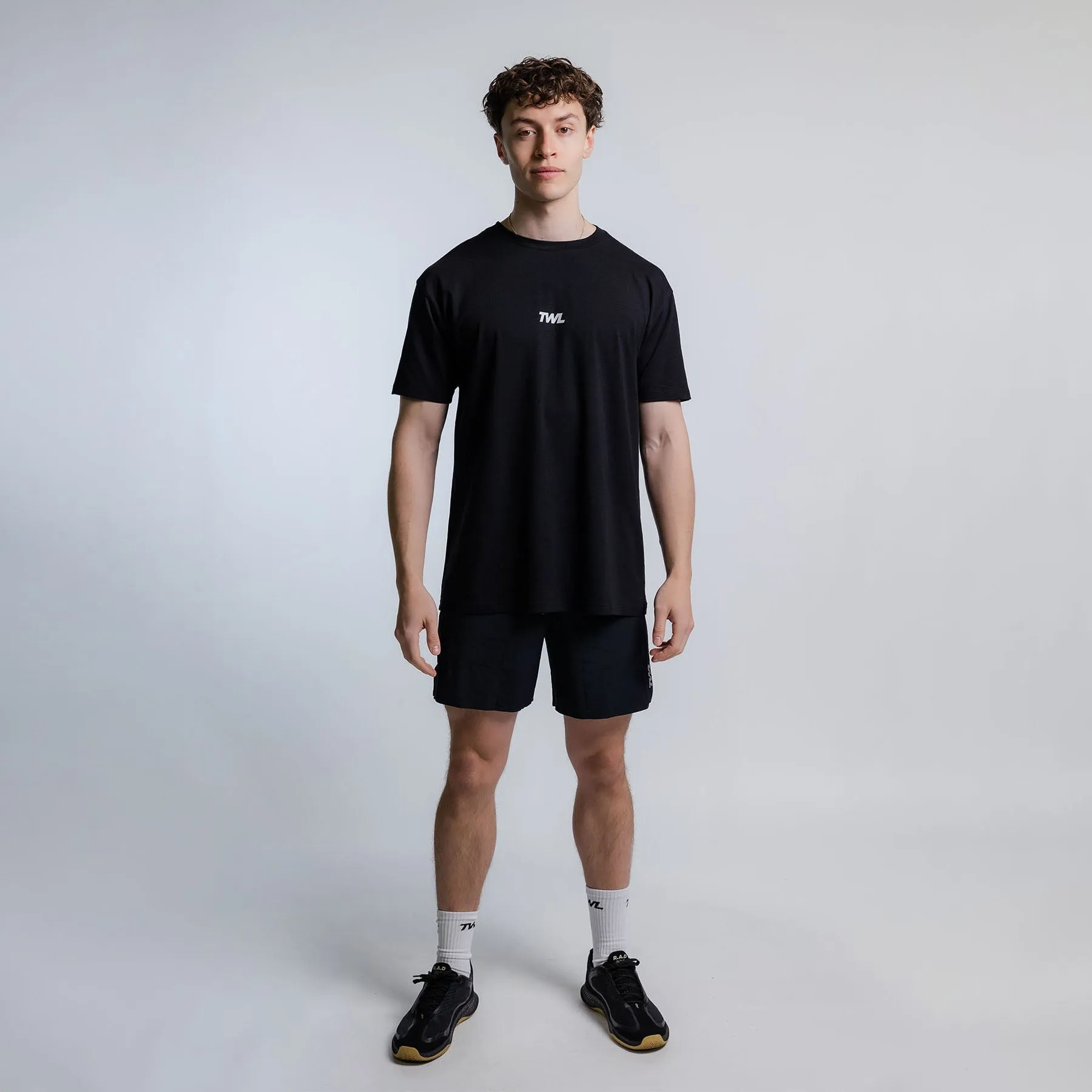 TWL - OVERSIZED T-SHIRT - PUSH THE BOUNDARIES - BLACK