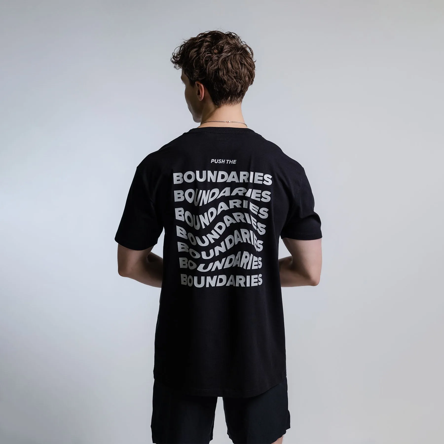 TWL - OVERSIZED T-SHIRT - PUSH THE BOUNDARIES - BLACK